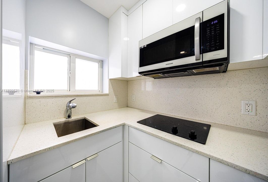 Recently Rented: $5,000 (6 beds, 4 baths, 2367 Square Feet)