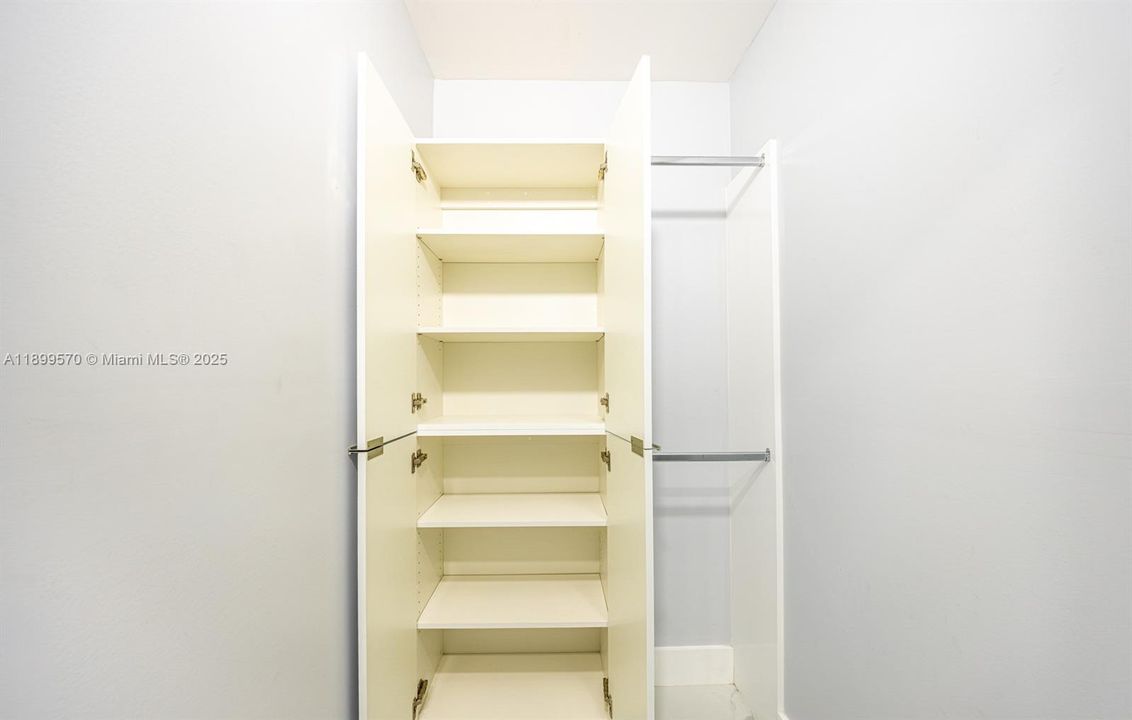 Recently Rented: $5,000 (6 beds, 4 baths, 2367 Square Feet)