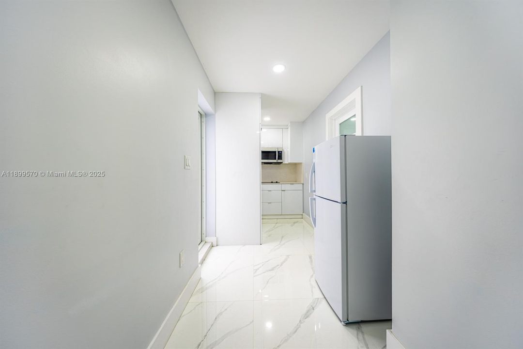 Recently Rented: $5,000 (6 beds, 4 baths, 2367 Square Feet)