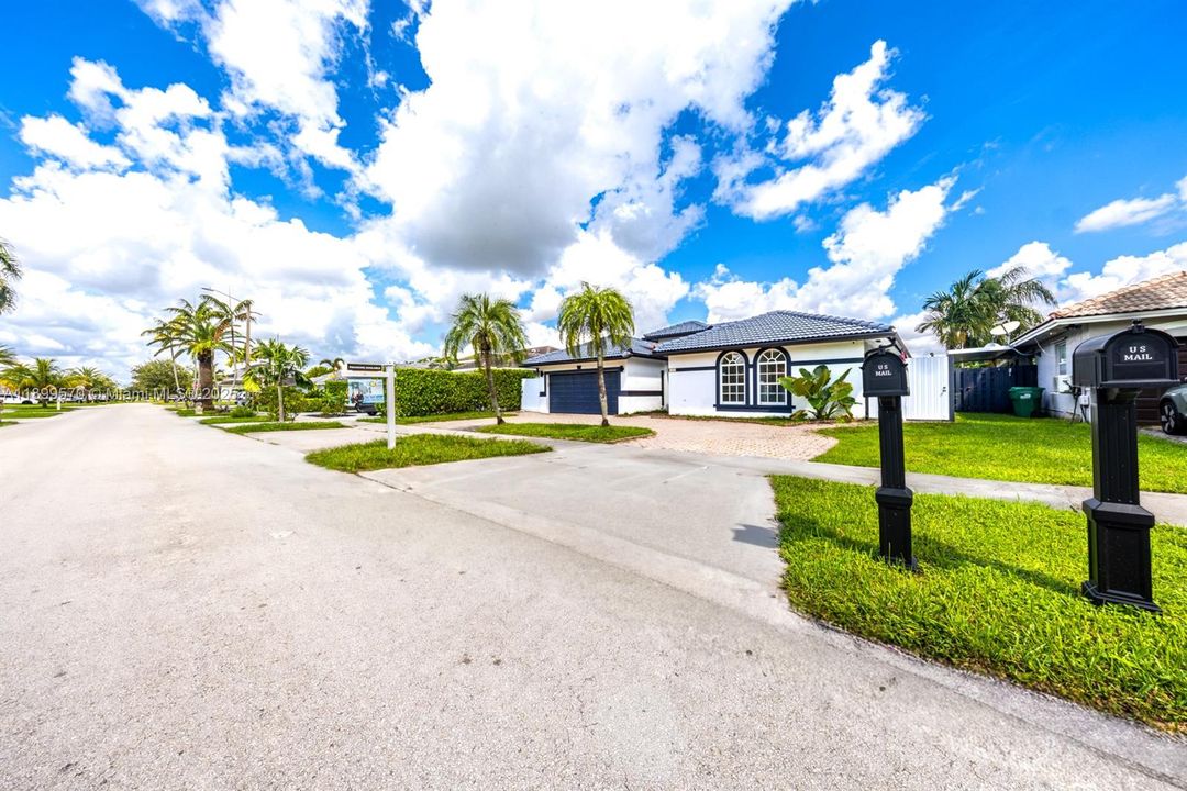 Recently Rented: $5,000 (6 beds, 4 baths, 2367 Square Feet)