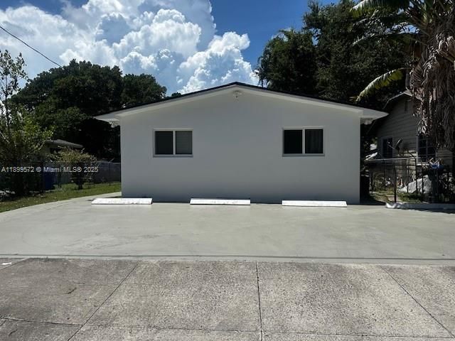 For Rent: $3,550 (4 beds, 2 baths, 1640 Square Feet)