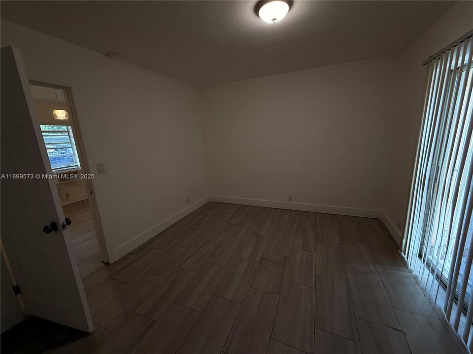 For Rent: $1,700 (1 beds, 1 baths, 1826 Square Feet)