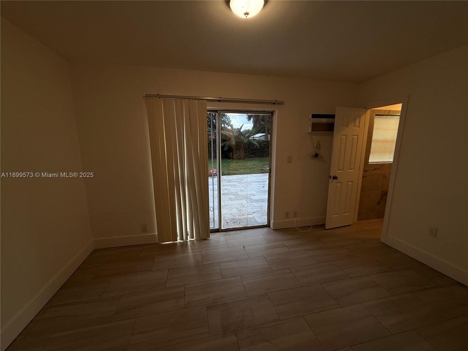 For Rent: $1,700 (1 beds, 1 baths, 1826 Square Feet)