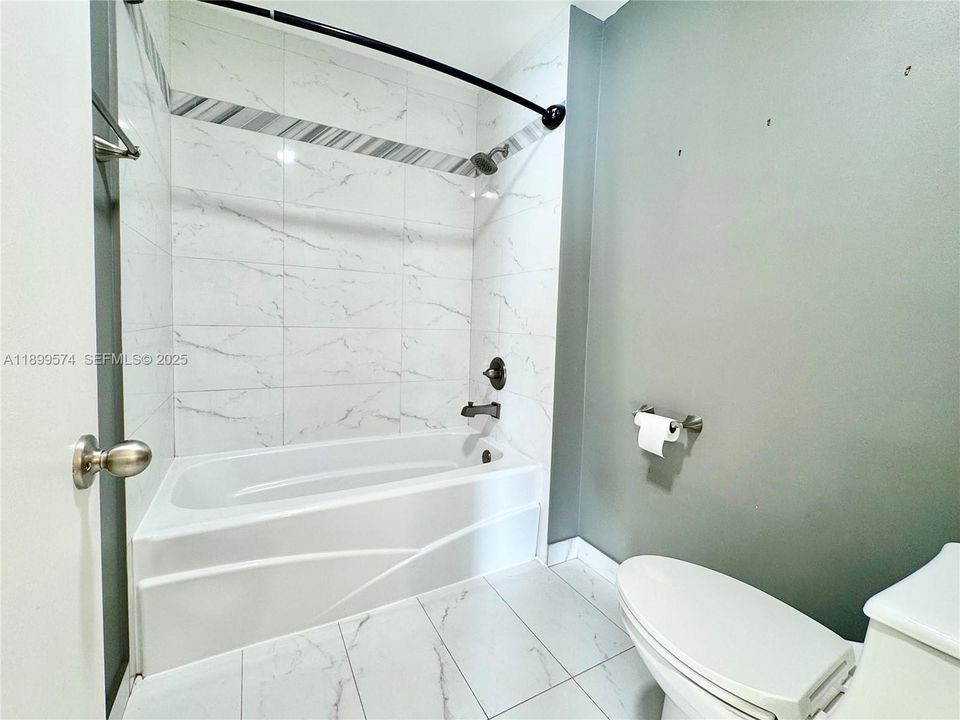 For Sale: $350,000 (2 beds, 2 baths, 1426 Square Feet)