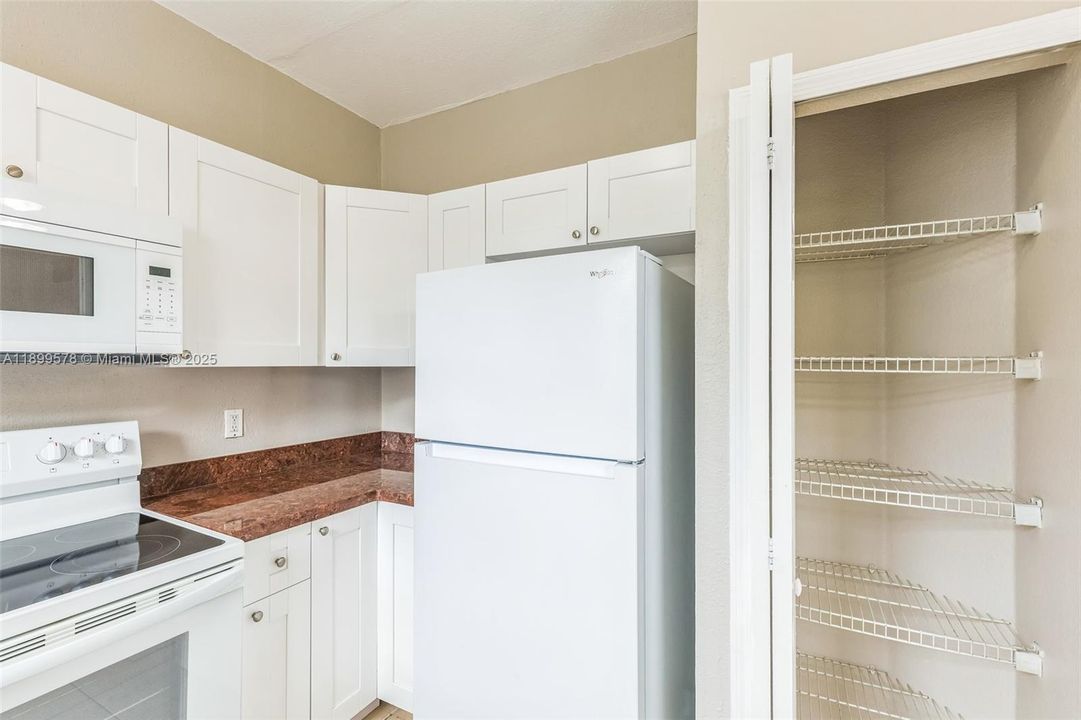 For Sale: $401,000 (4 beds, 2 baths, 1616 Square Feet)