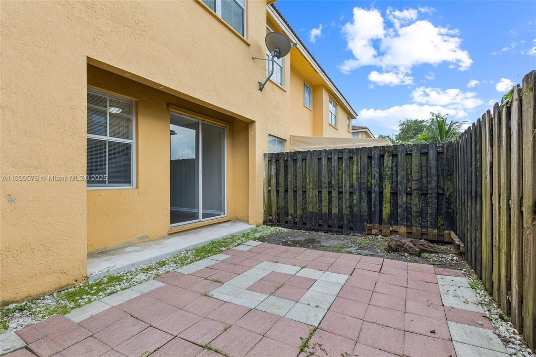 For Sale: $401,000 (4 beds, 2 baths, 1616 Square Feet)