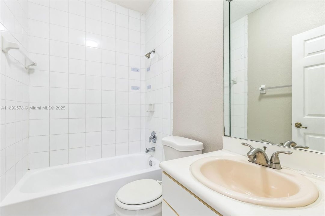 For Sale: $401,000 (4 beds, 2 baths, 1616 Square Feet)