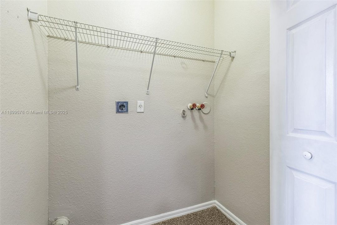 For Sale: $401,000 (4 beds, 2 baths, 1616 Square Feet)