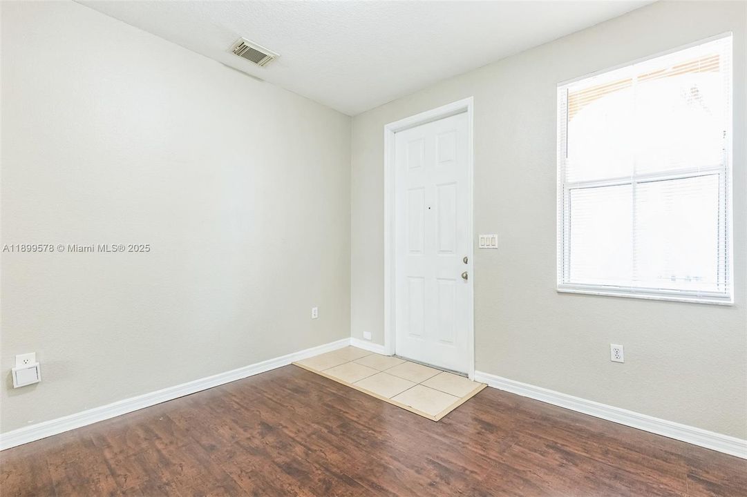 For Sale: $401,000 (4 beds, 2 baths, 1616 Square Feet)