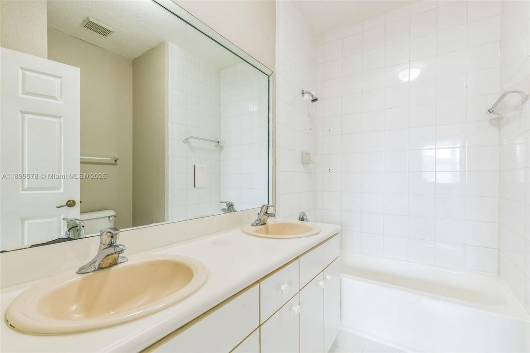 For Sale: $401,000 (4 beds, 2 baths, 1616 Square Feet)