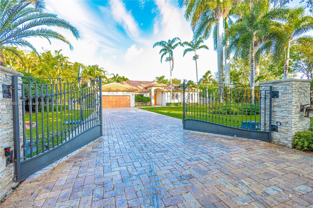 待售: $1,075,000 (4 贝兹, 3 浴室, 2790 平方英尺)