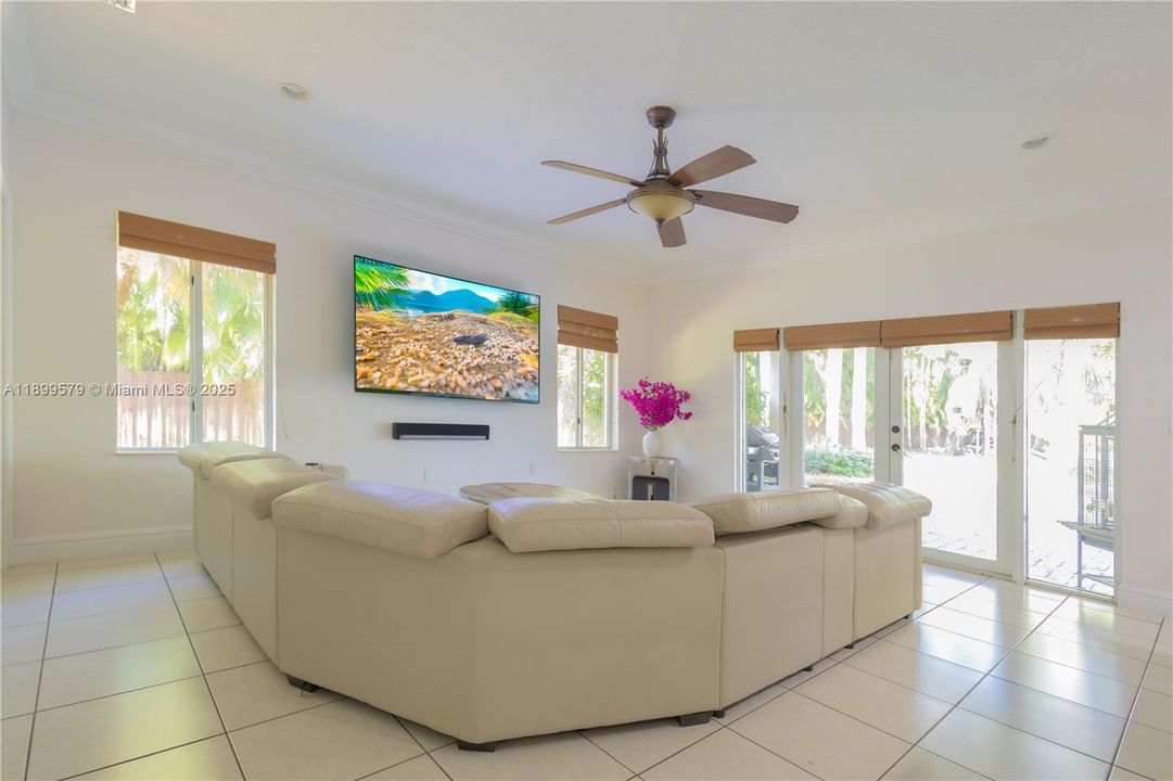 待售: $1,075,000 (4 贝兹, 3 浴室, 2790 平方英尺)