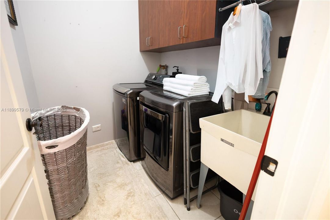 待售: $1,075,000 (4 贝兹, 3 浴室, 2790 平方英尺)