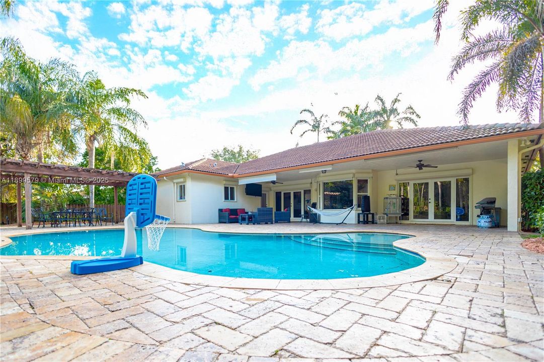 待售: $1,075,000 (4 贝兹, 3 浴室, 2790 平方英尺)