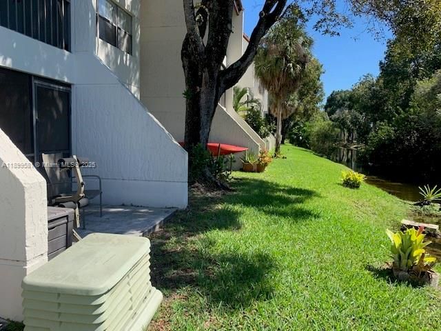 For Rent: $2,050 (1 beds, 1 baths, 845 Square Feet)