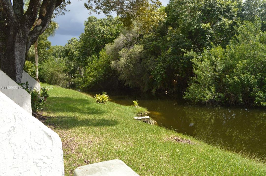 For Rent: $2,050 (1 beds, 1 baths, 845 Square Feet)