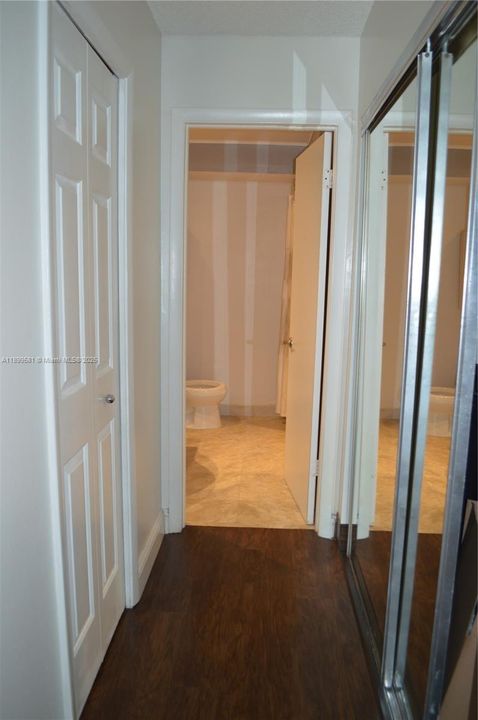 For Rent: $2,050 (1 beds, 1 baths, 845 Square Feet)