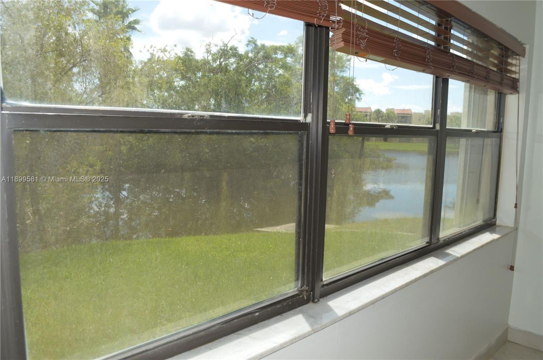 For Rent: $2,050 (1 beds, 1 baths, 845 Square Feet)