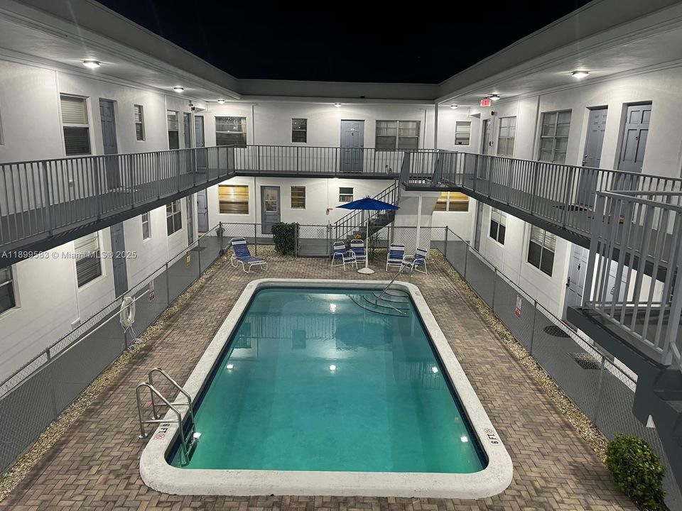 For Rent: $1,400 (1 beds, 1 baths, 600 Square Feet)