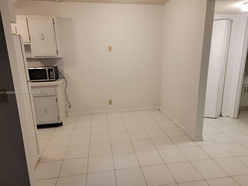 For Rent: $1,400 (1 beds, 1 baths, 600 Square Feet)