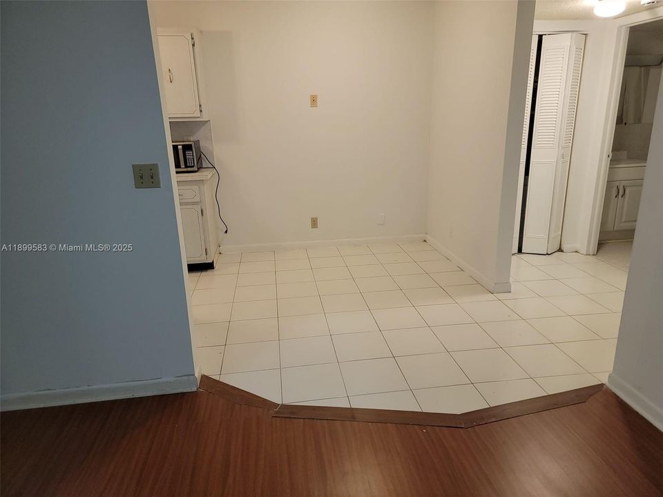 For Rent: $1,400 (1 beds, 1 baths, 600 Square Feet)