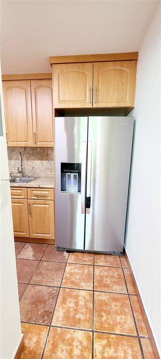 待售: $225,000 (2 贝兹, 2 浴室, 965 平方英尺)