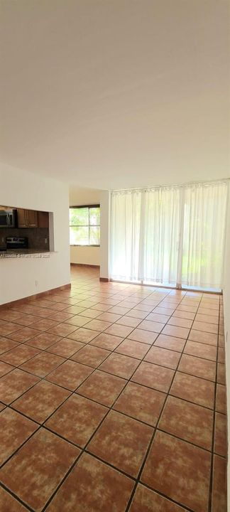 待售: $225,000 (2 贝兹, 2 浴室, 965 平方英尺)