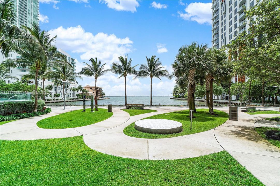 Recently Rented: $4,675 (2 beds, 2 baths, 1107 Square Feet)