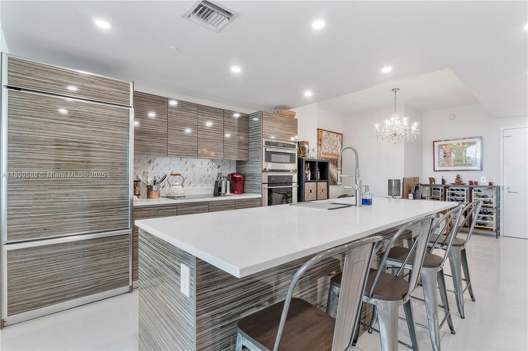 Recently Rented: $4,675 (2 beds, 2 baths, 1107 Square Feet)