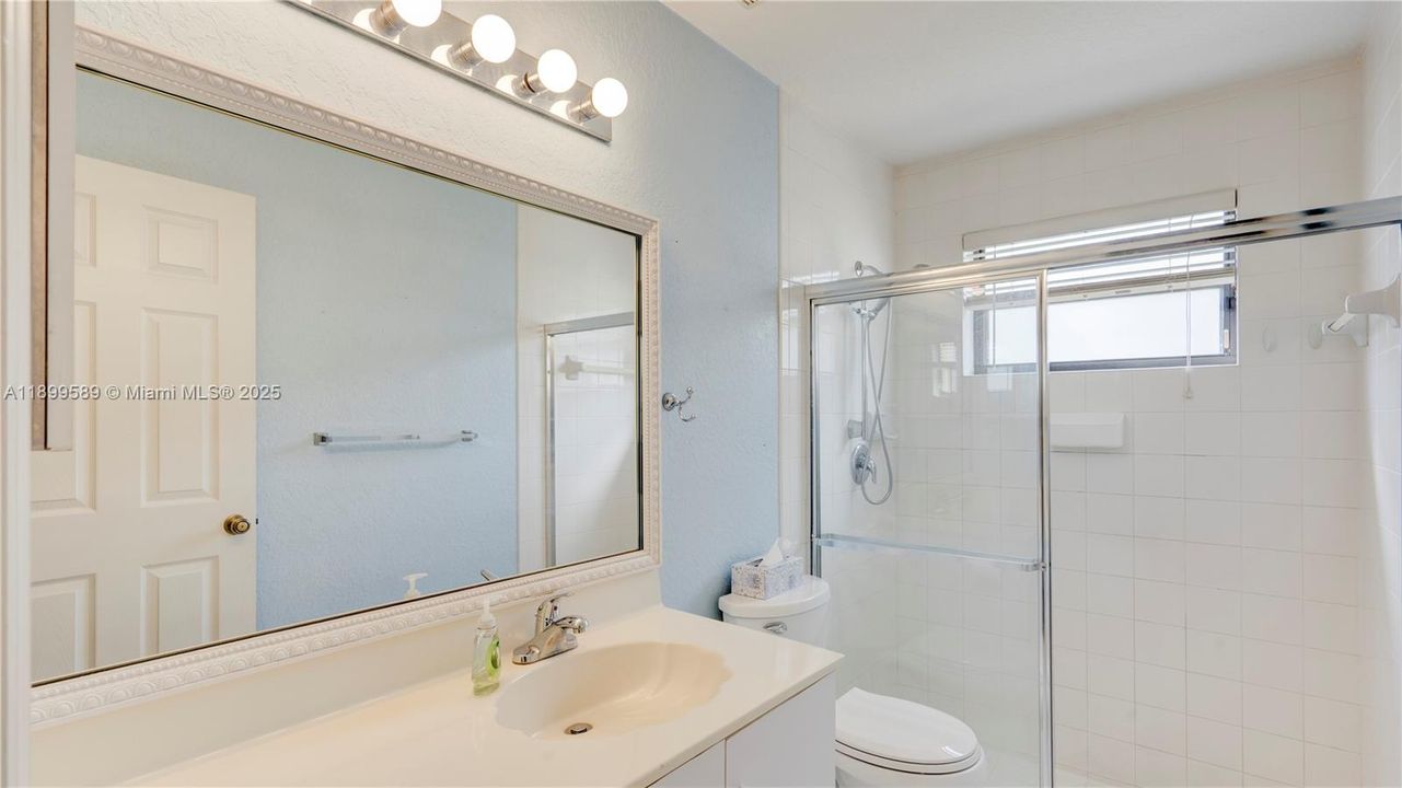 En Venta: $795,000 (3 camas, 2 baños, 1740 Pies cuadrados)