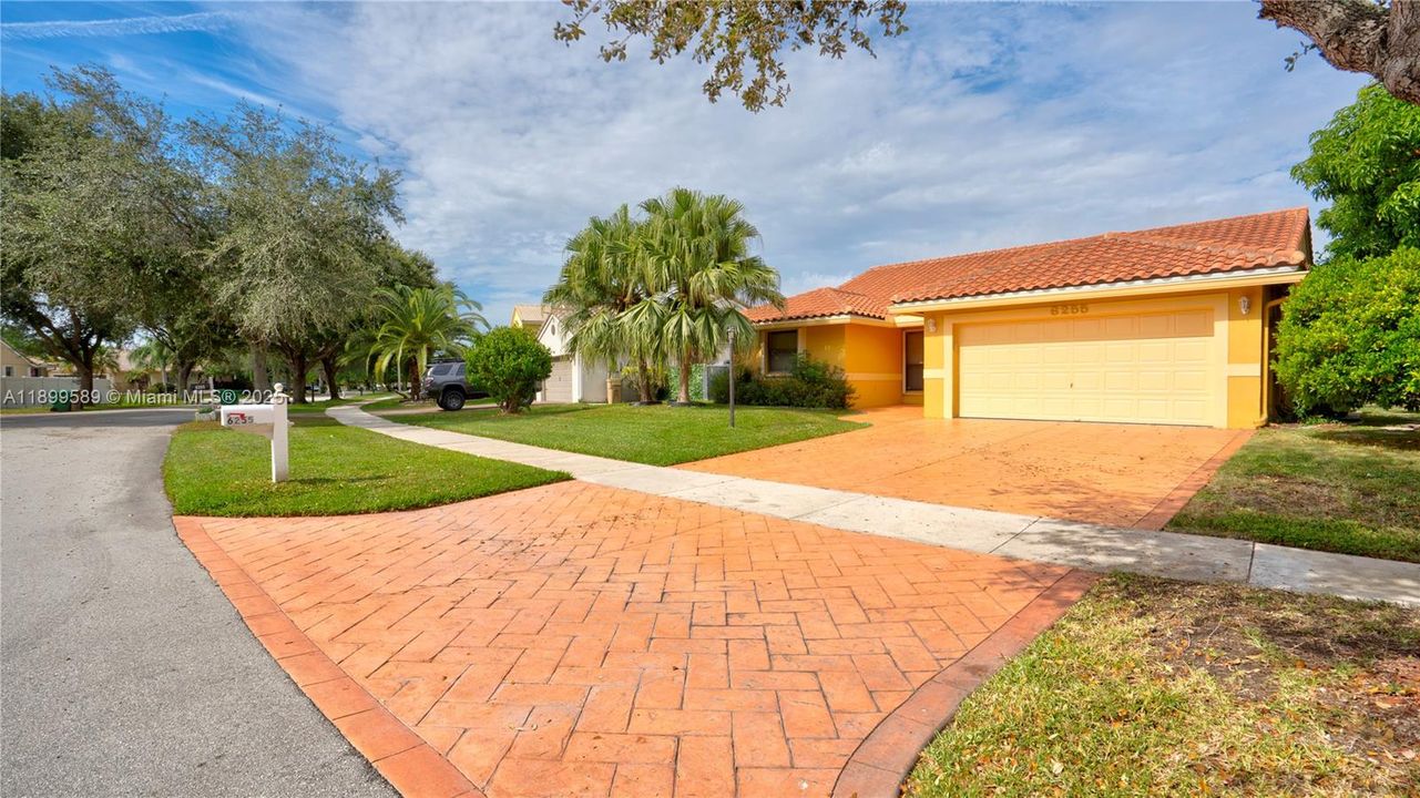 En Venta: $795,000 (3 camas, 2 baños, 1740 Pies cuadrados)