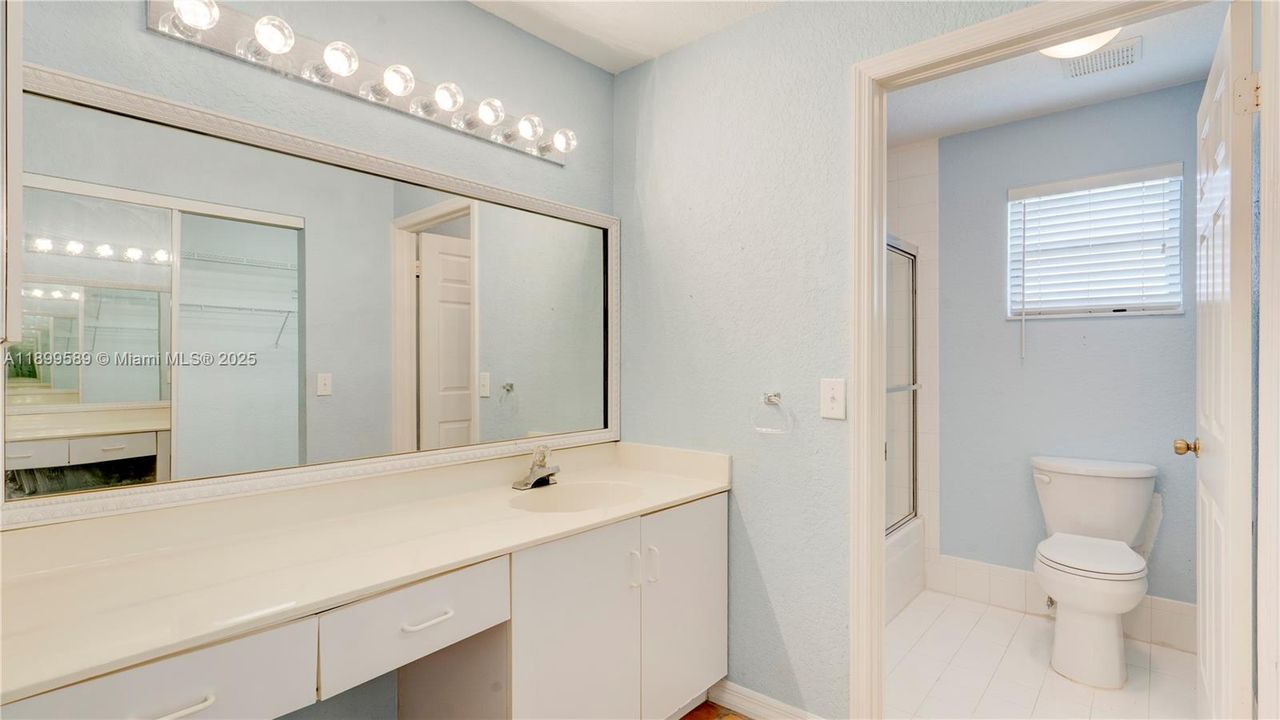 En Venta: $795,000 (3 camas, 2 baños, 1740 Pies cuadrados)