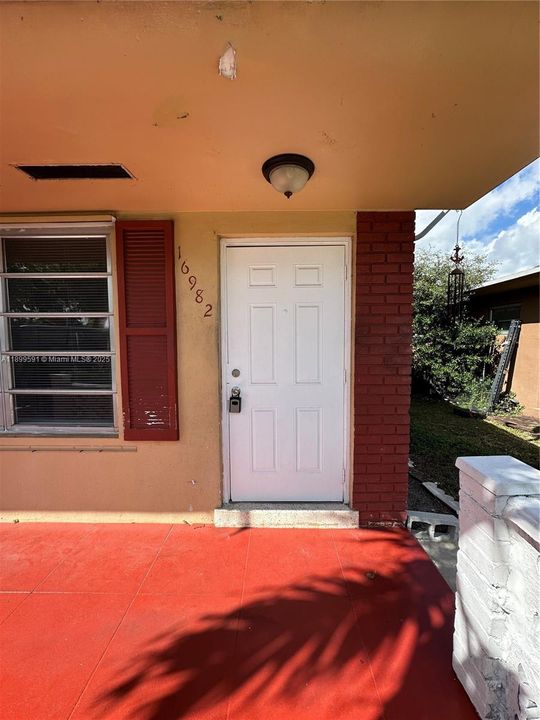 出租: $2,000 (2 贝兹, 2 浴室, 2158 平方英尺)