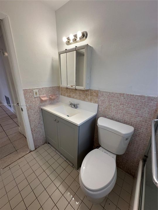 出租: $2,000 (2 贝兹, 2 浴室, 2158 平方英尺)