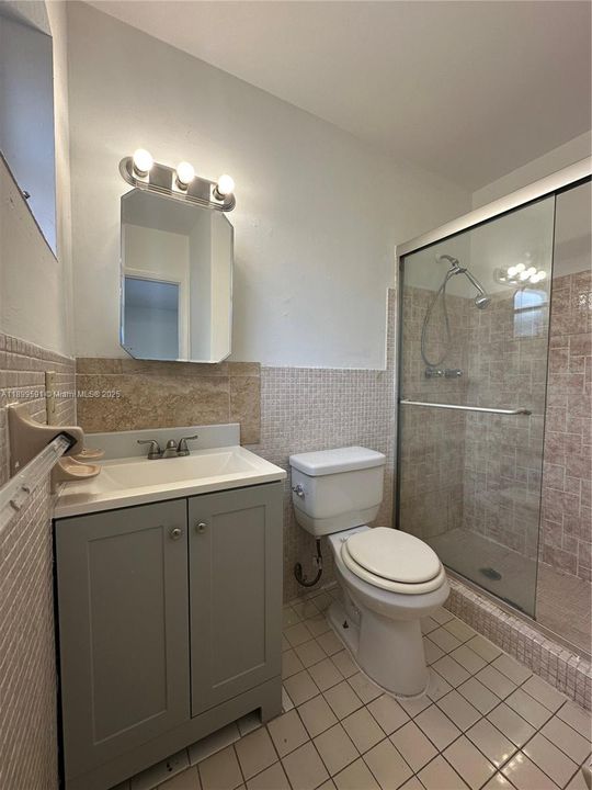 出租: $2,000 (2 贝兹, 2 浴室, 2158 平方英尺)