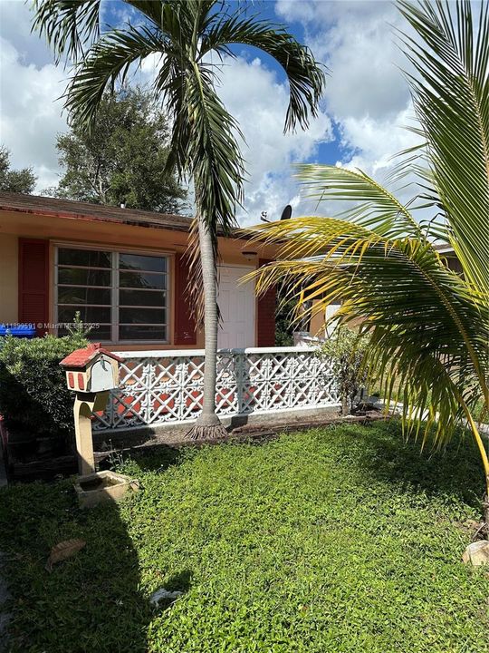 出租: $2,000 (2 贝兹, 2 浴室, 2158 平方英尺)