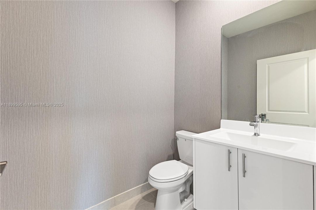 出租: $3,450 (2 贝兹, 2 浴室, 1124 平方英尺)