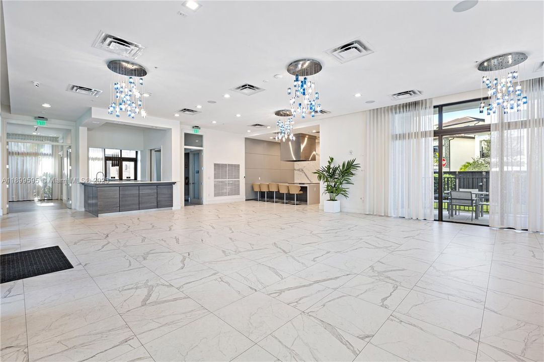 出租: $3,450 (2 贝兹, 2 浴室, 1124 平方英尺)