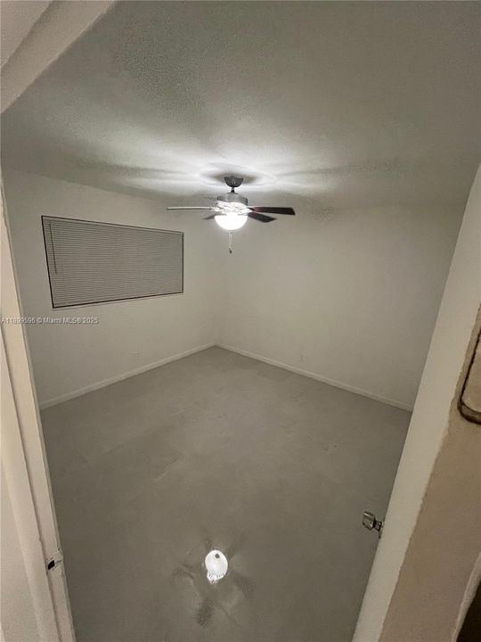 Recently Rented: $1,900 (2 beds, 1 baths, 800 Square Feet)