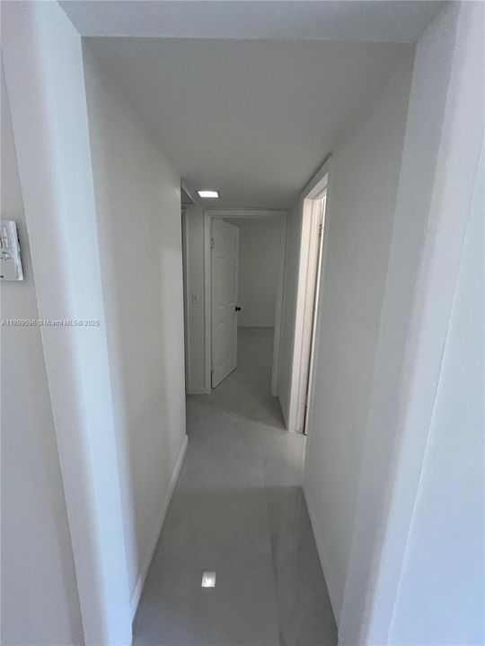 Recently Rented: $1,900 (2 beds, 1 baths, 800 Square Feet)