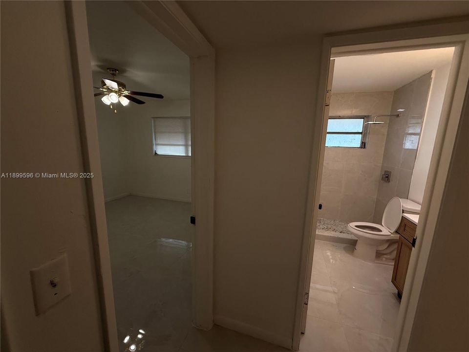 Recently Rented: $1,900 (2 beds, 1 baths, 800 Square Feet)