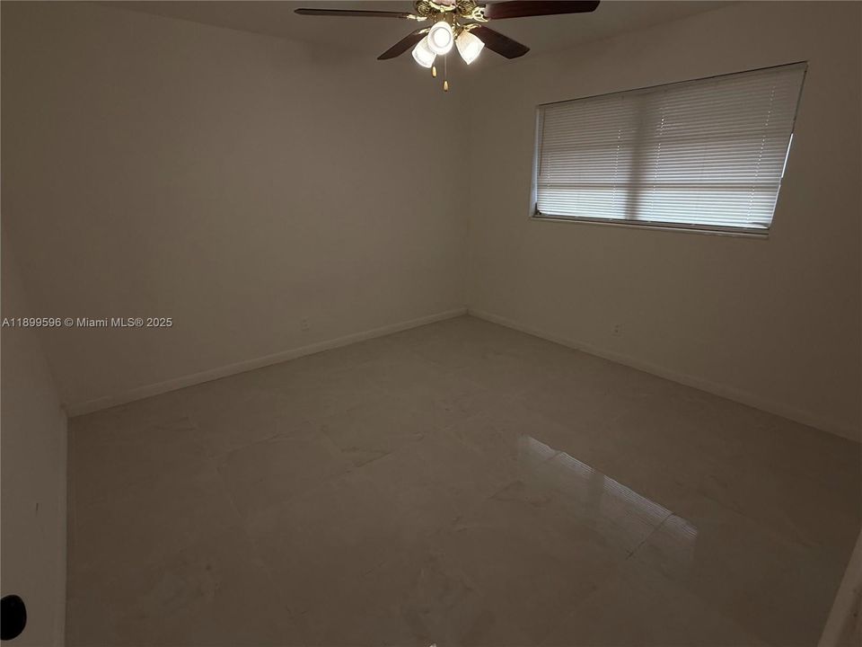 Recently Rented: $1,900 (2 beds, 1 baths, 800 Square Feet)