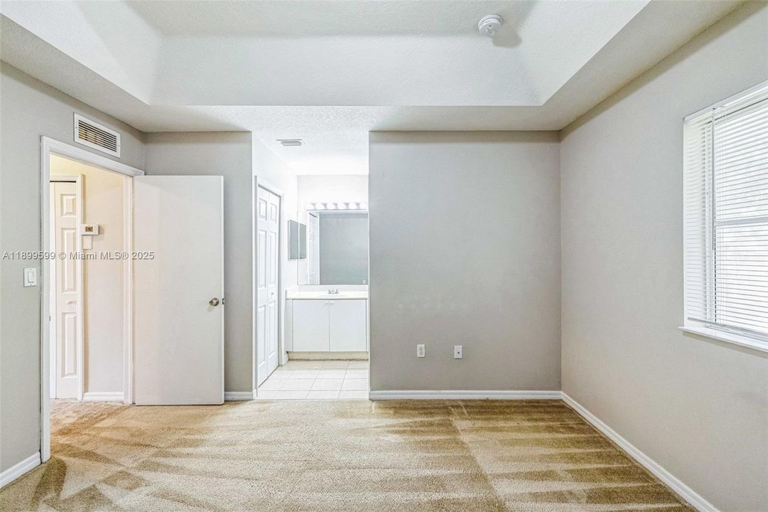 For Sale: $268,000 (2 beds, 2 baths, 1166 Square Feet)