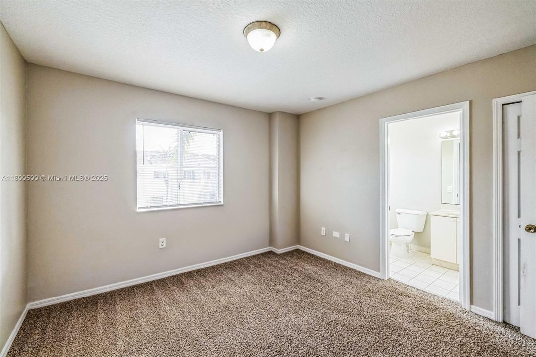 For Sale: $268,000 (2 beds, 2 baths, 1166 Square Feet)