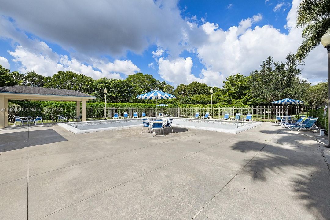 For Rent: $2,550 (3 beds, 2 baths, 1256 Square Feet)