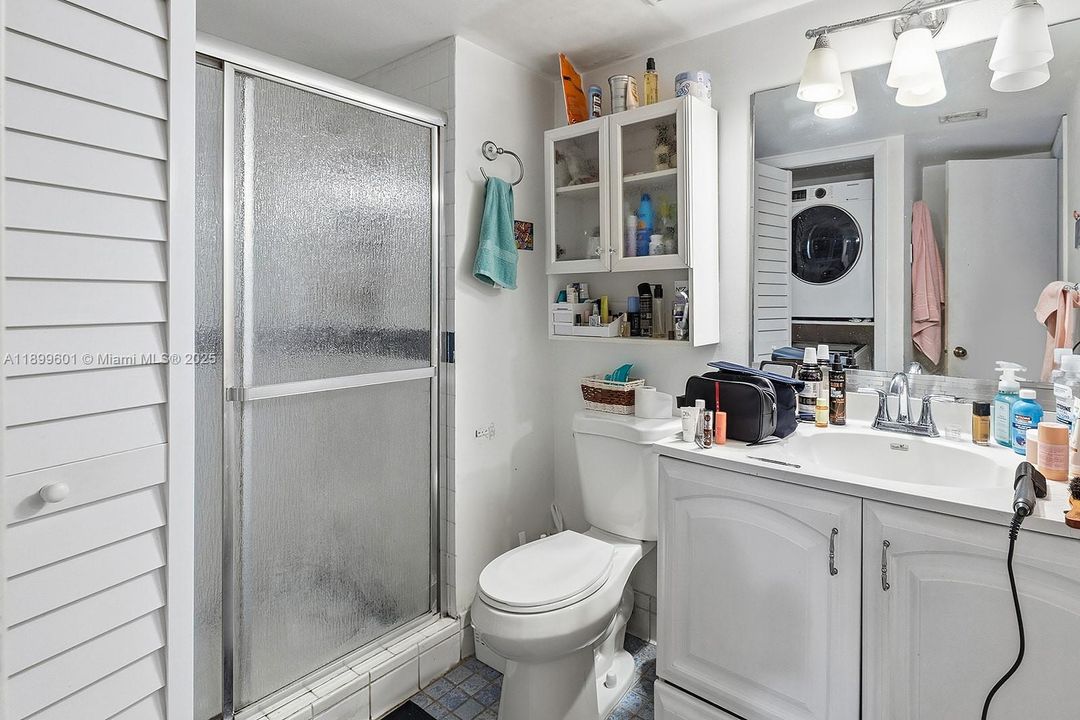 For Rent: $2,550 (3 beds, 2 baths, 1256 Square Feet)