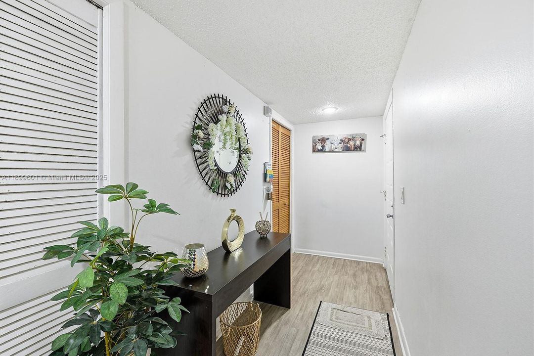 For Rent: $2,550 (3 beds, 2 baths, 1256 Square Feet)