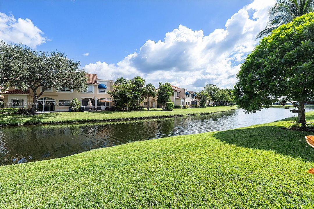 For Rent: $2,550 (3 beds, 2 baths, 1256 Square Feet)