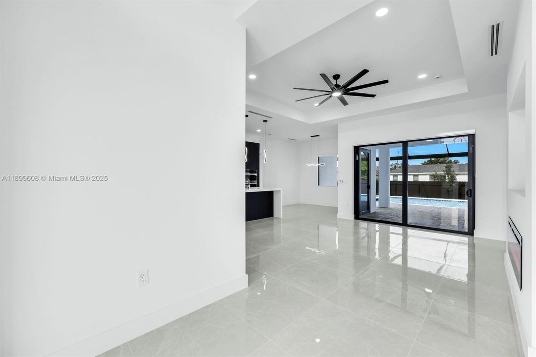 Recently Sold: $538,999 (4 beds, 3 baths, 1735 Square Feet)