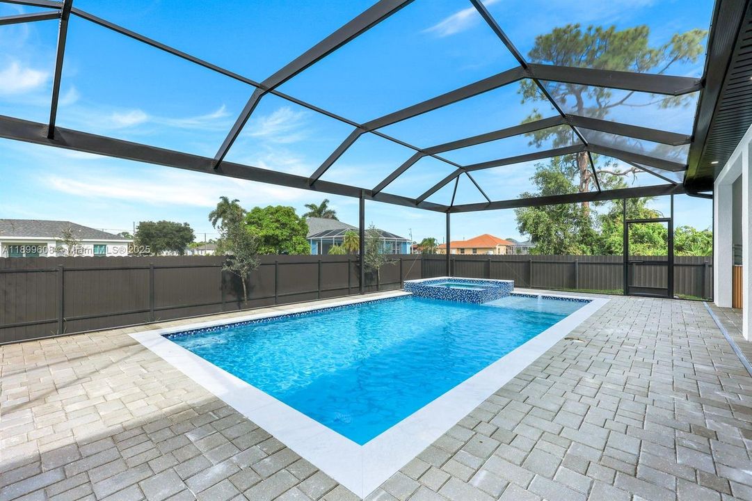 Recently Sold: $538,999 (4 beds, 3 baths, 1735 Square Feet)